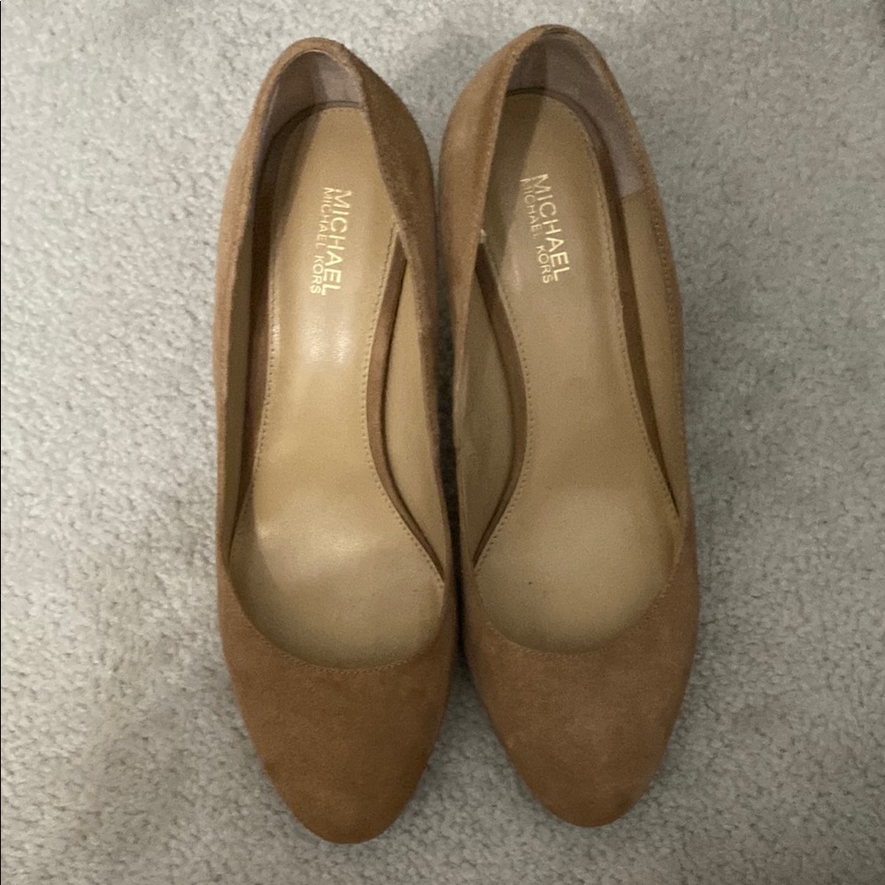 ‼️Michael Kors Tan Heels Suede Finish